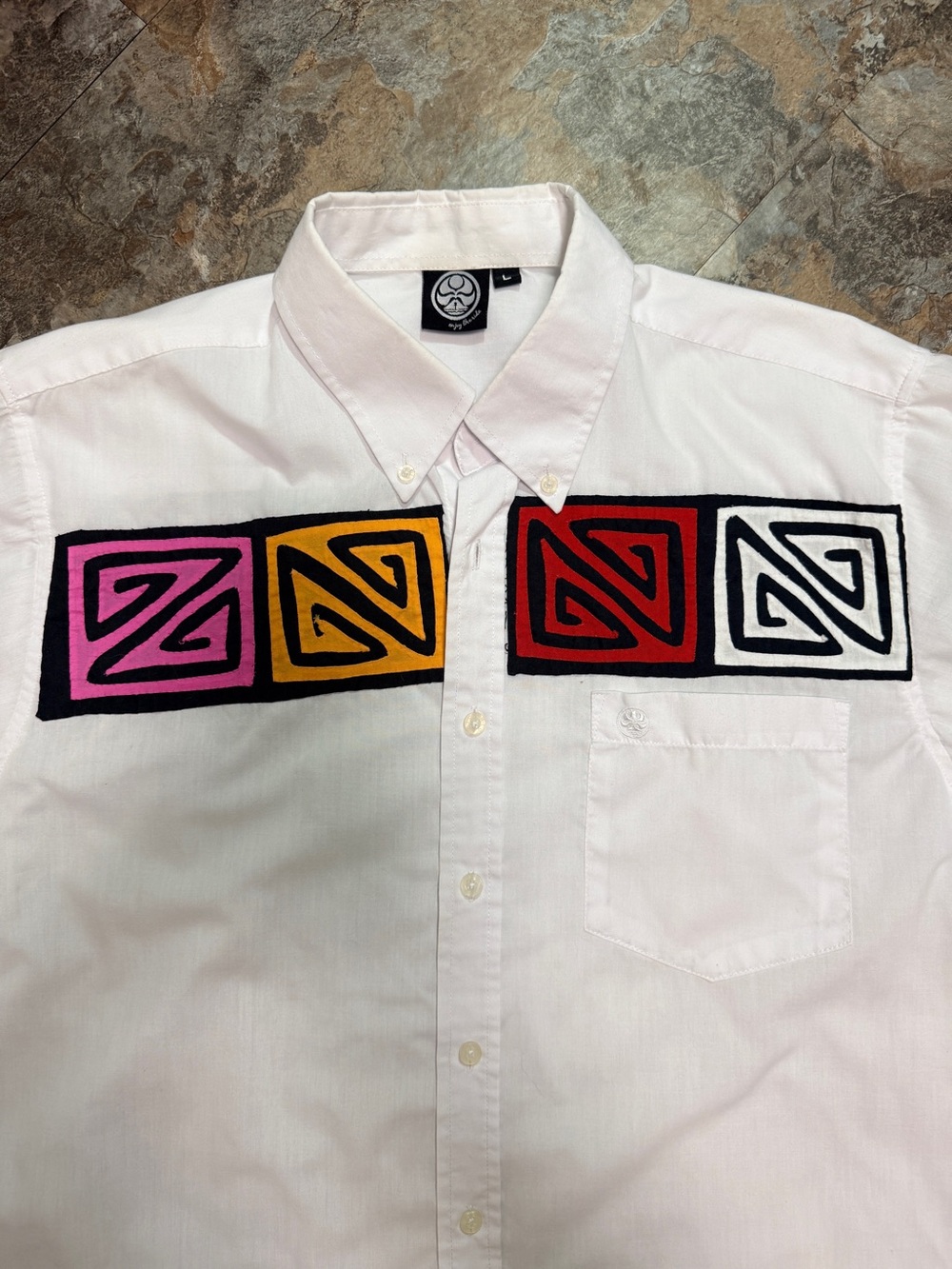 HIC Hawaii Island Creations  Button-Up Short Sleeve Shirt with Color Block Motif - Picture 2 of 9